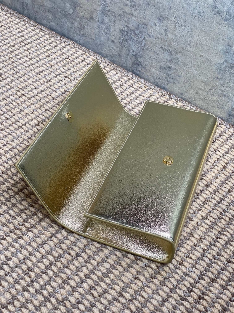 Y51 clutch bags